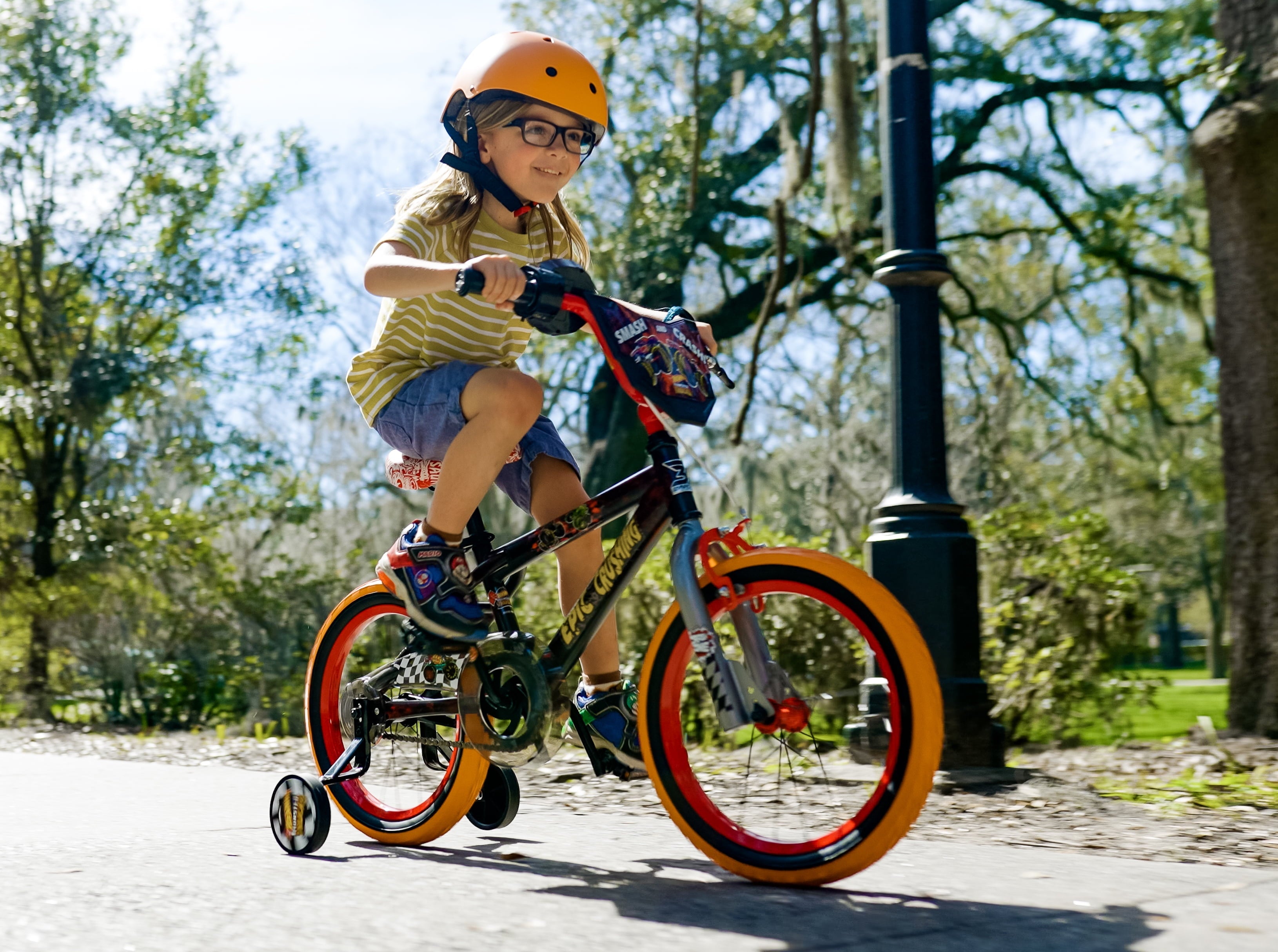 Dynacraft Hot Wheels 18-inch Boys BMX Bike For Age 6-9 Years