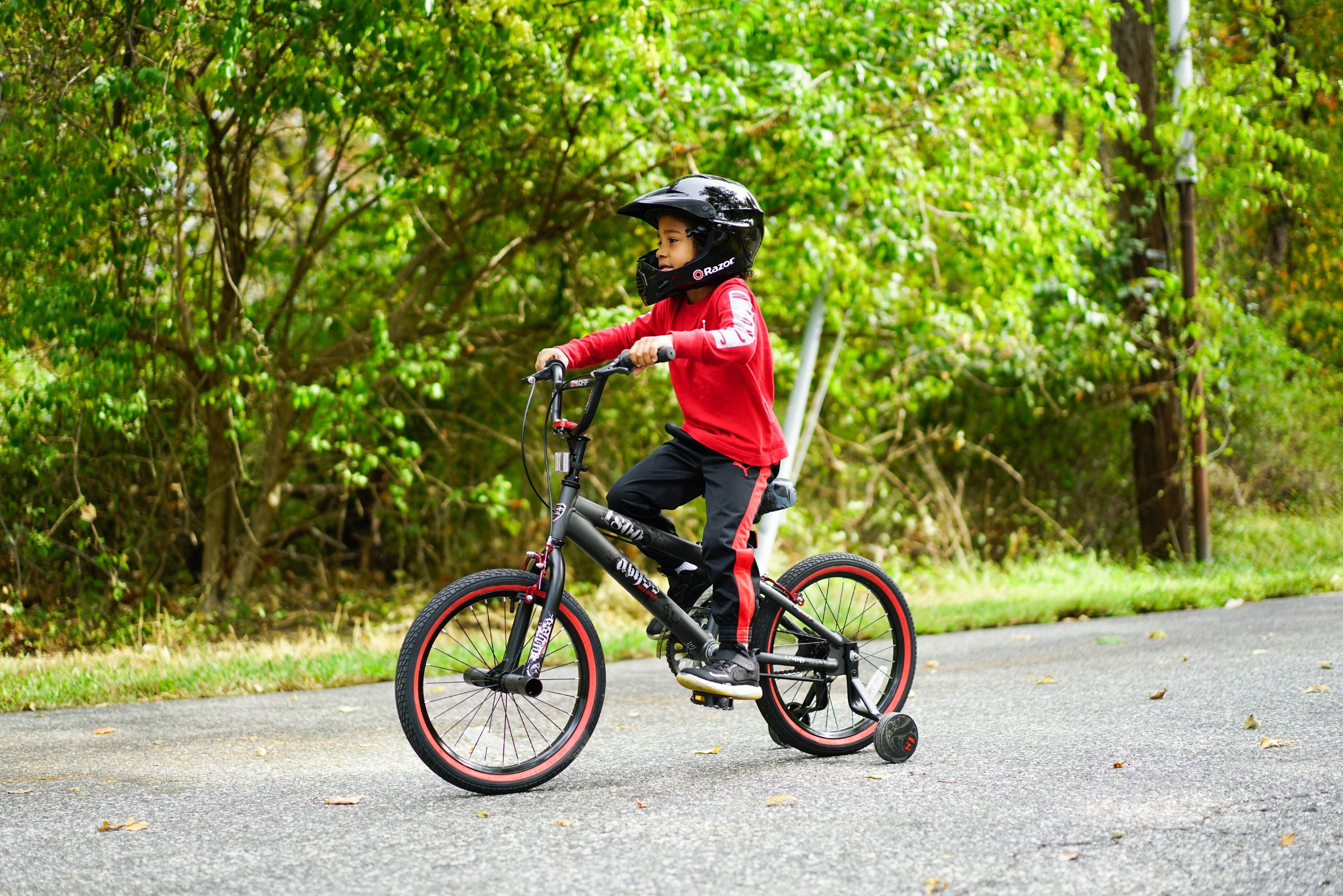 18 Kent Bicycle Abyss Freestyle BMX Bicycle, Fits Riders 3'2-4'2, Gray, Child, Unisex