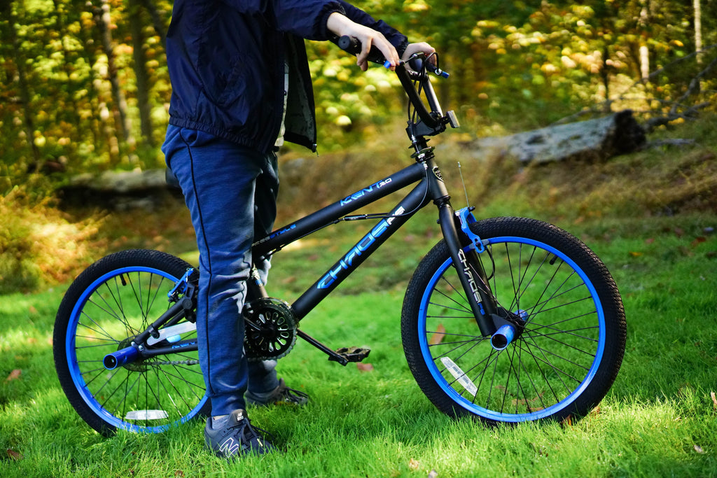 20 Kent Bicycle Chaos Boy's Child Bicycle, Matte Black and Blue