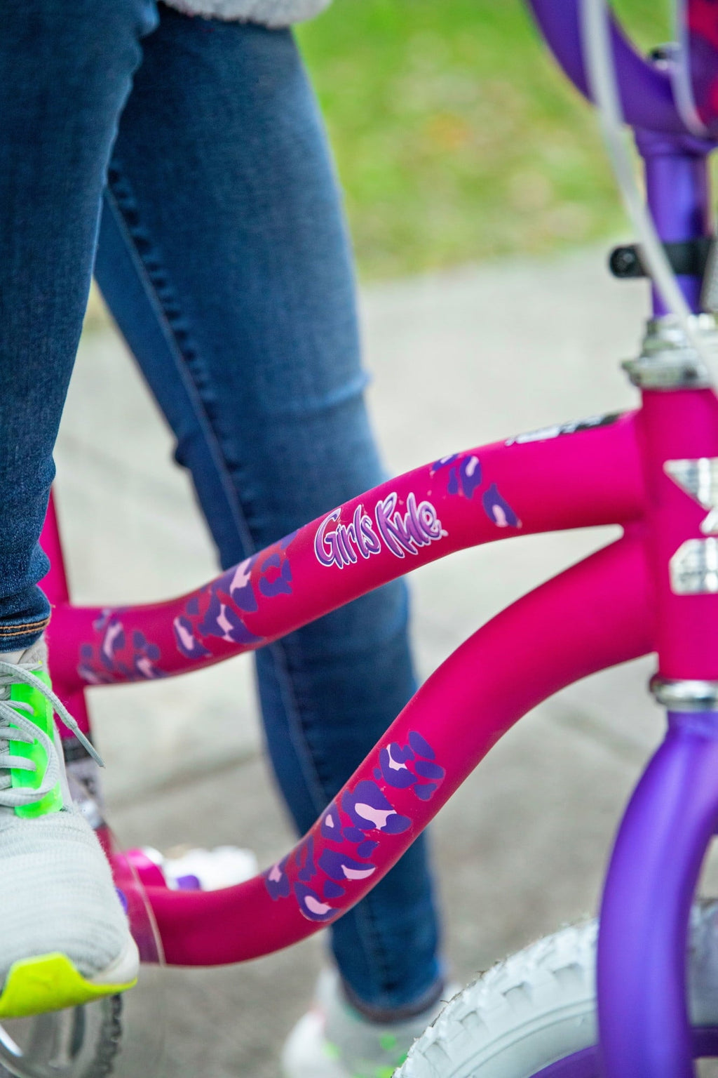 Dynacraft Girls Rule 20-Inch BMX Bike for Kids Aged 7-14 Years, 1 Count
