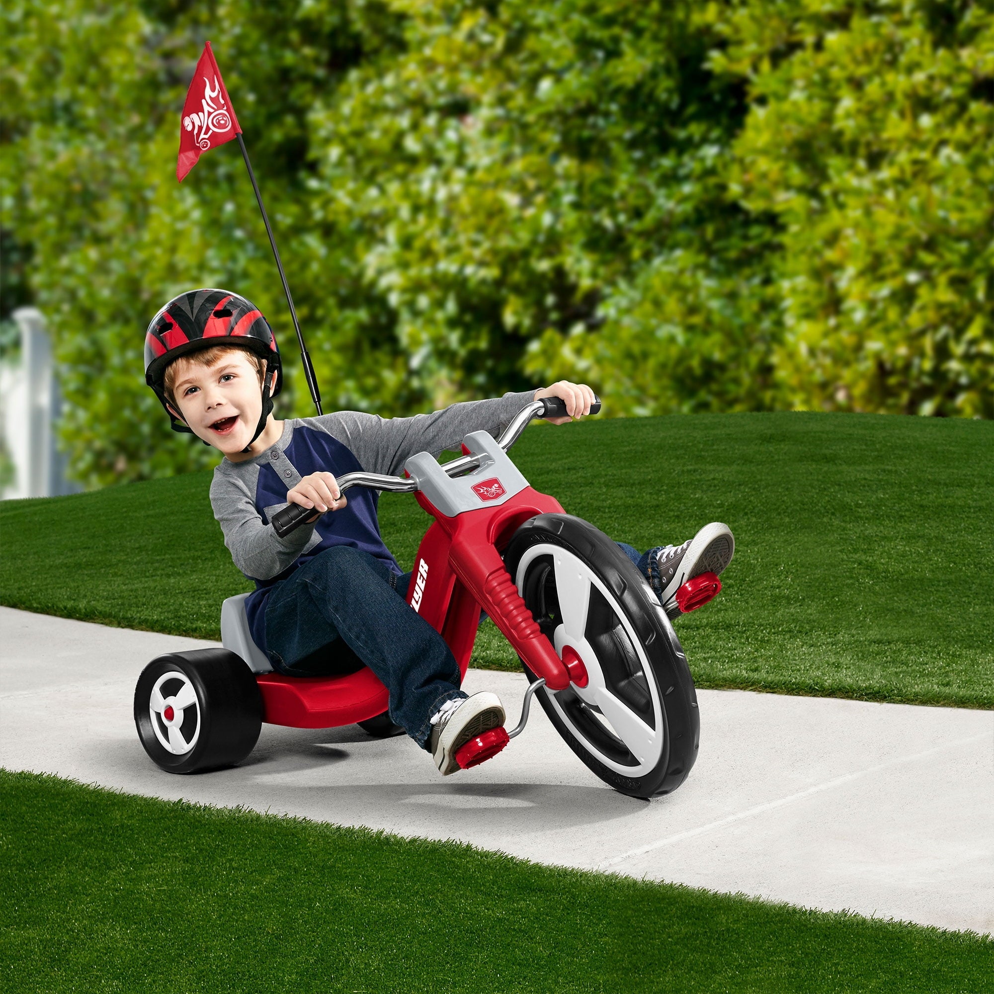Radio Flyer Big Flyer Sport Tricycle with Adjustable Seat and Racing Design, Red, Ages 3 to 7 Years